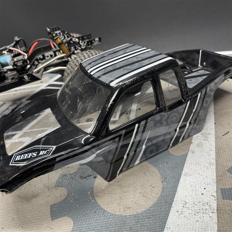 REEFS 10.3 COMP BUILD W/ REEFS LIVERY BODY