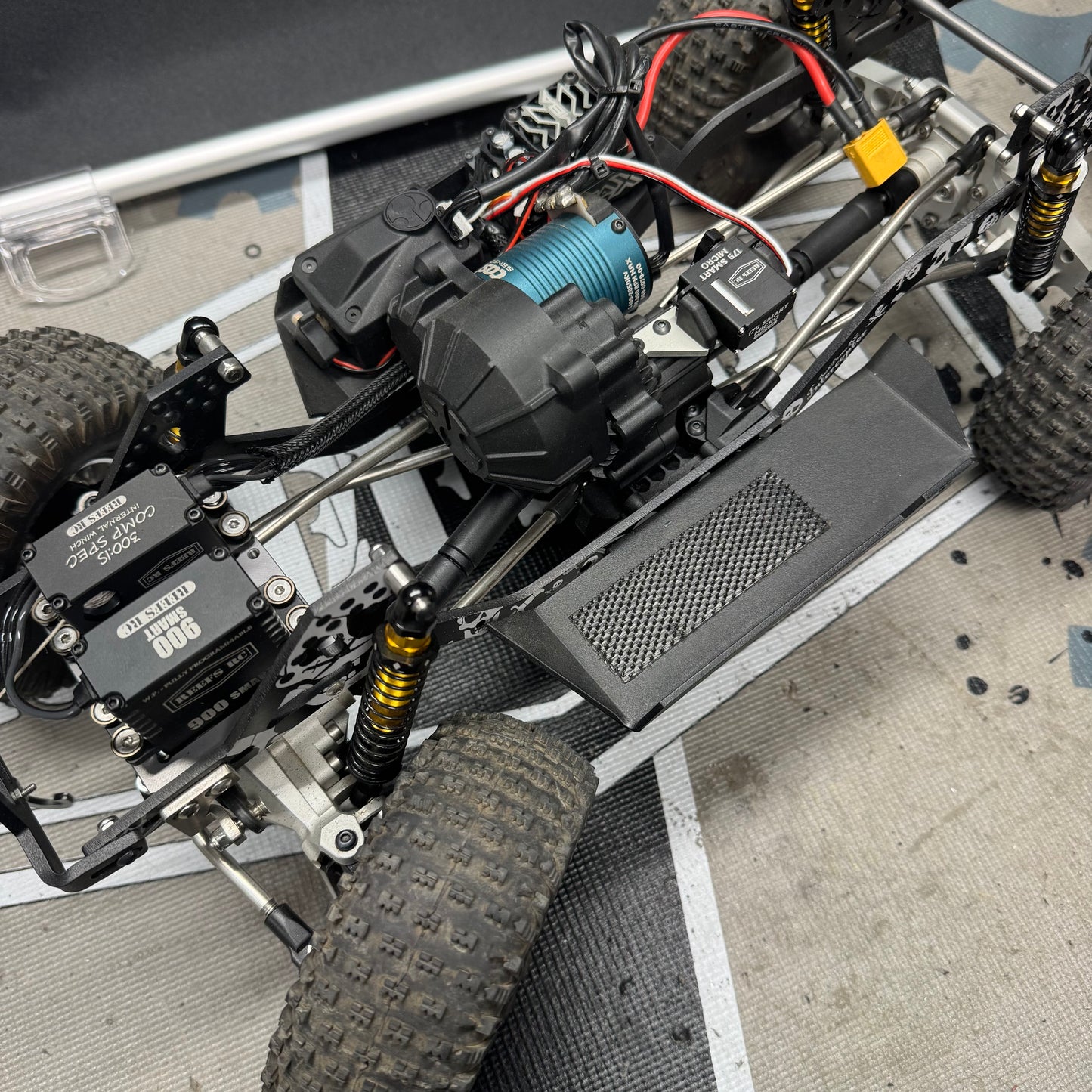 REEFS 10.3 COMP BUILD W/ REEFS LIVERY BODY