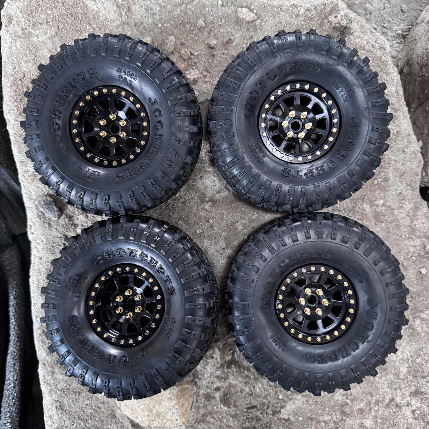 Set of 4 2.2 Vanquish Battle Born Wheels & JCocepts Tires