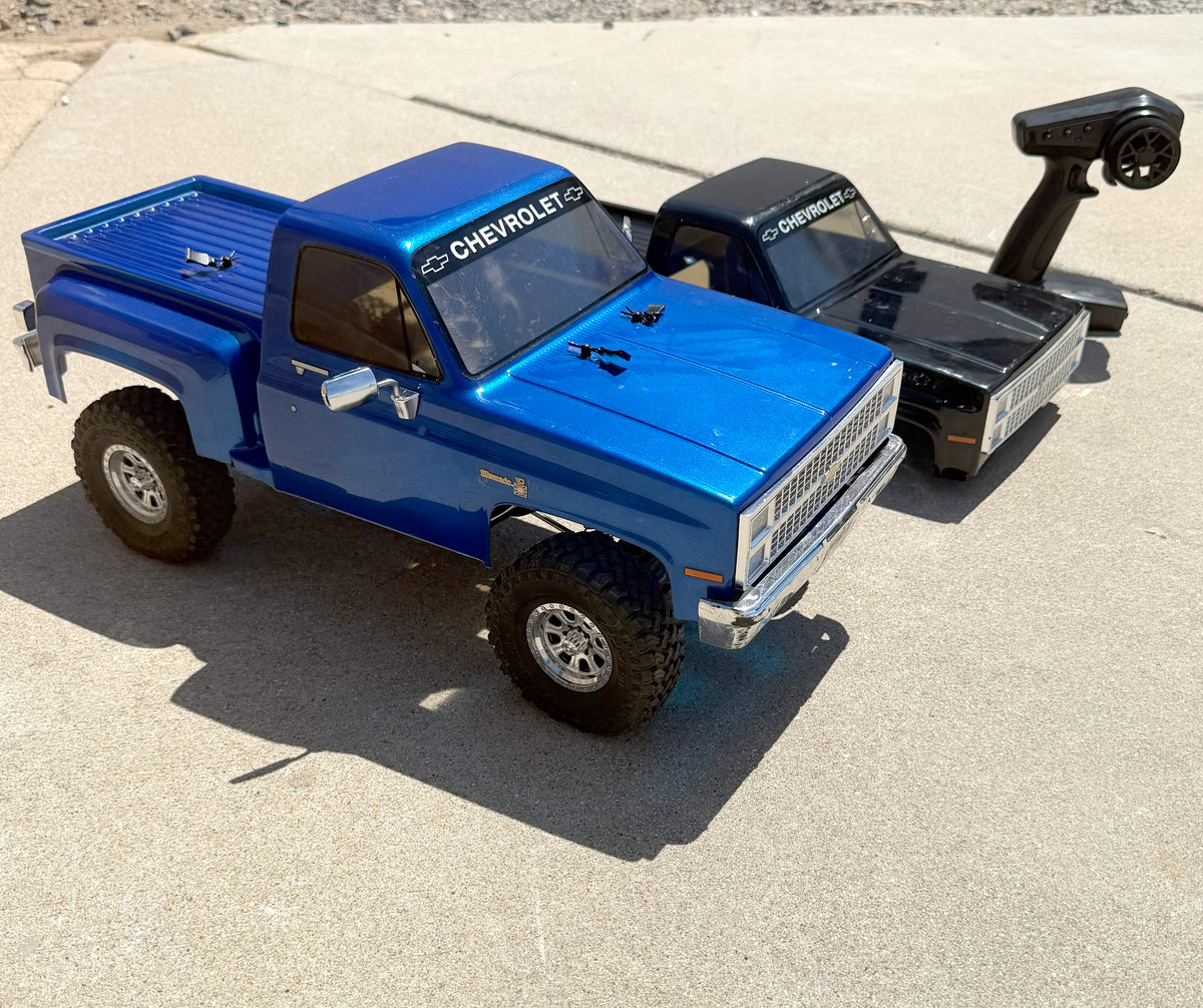 Minerva's Axial SCX10 III Chevy K10 RTR w/ Two bodies