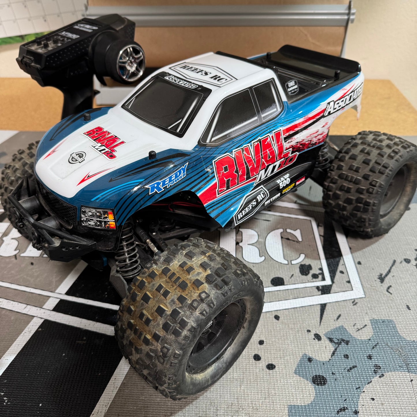 Team Associated RIVAL MT10 1/10 RTR Brushless 4WD