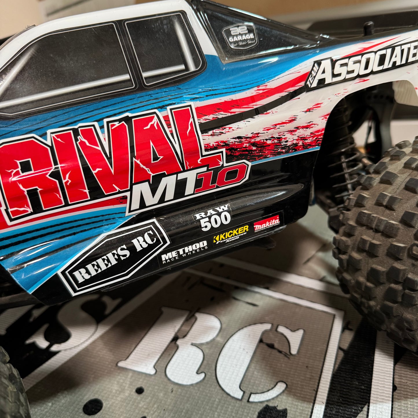 Team Associated RIVAL MT10 1/10 RTR Brushless 4WD