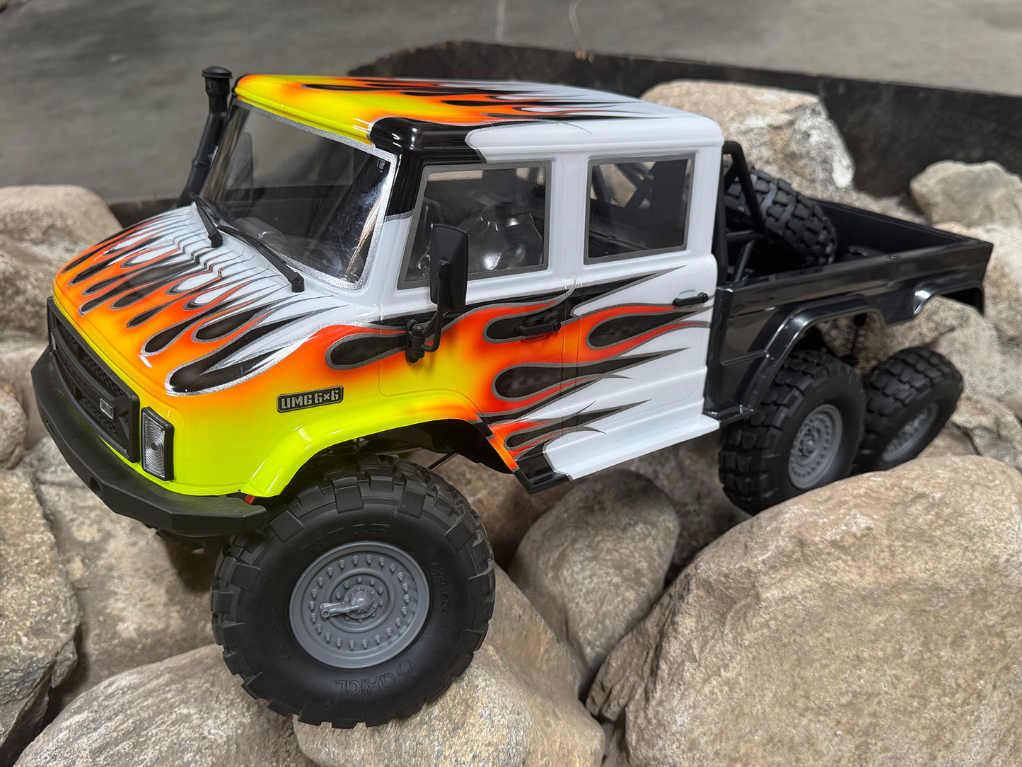 Axial SCX10-II UMG 6x6 Custom Painted and NEVER USED!