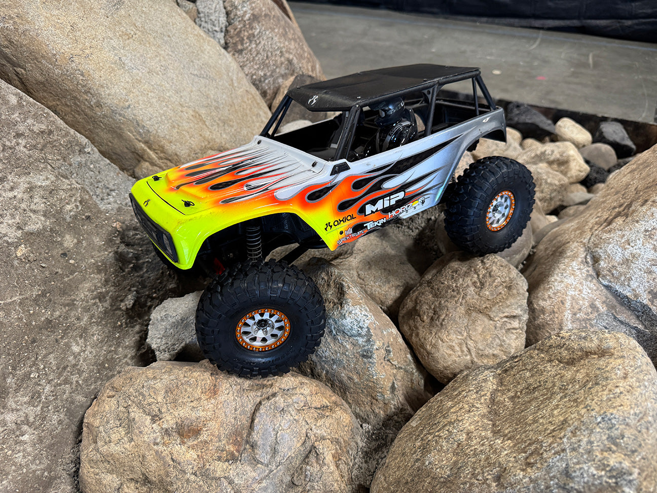 Axial 1.9 Wraith with Vanquish Wheels and Proline tires