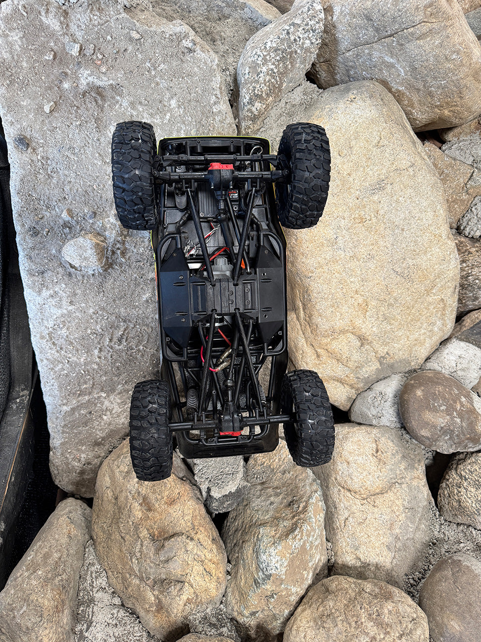 Axial 1.9 Wraith with Vanquish Wheels and Proline tires